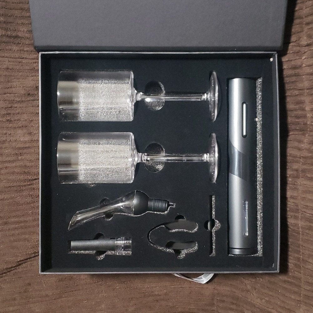 Wine opener set with 2 glasses